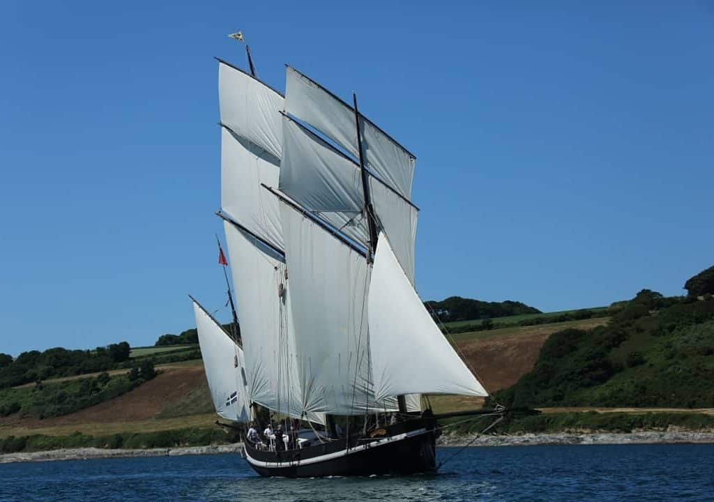 Grayhound with Classic Sailing