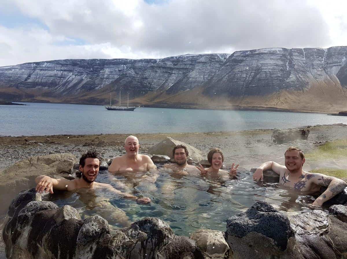 Blue Clipper in Iceland with hot tub!