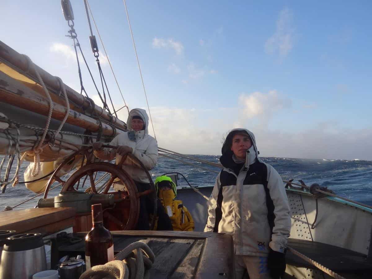 Tecla ladies sailing around the Horn
