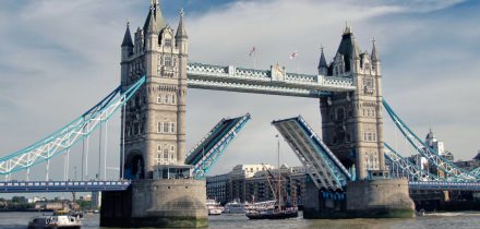 Sailing Holidays in London Tower Bridge - Trinovante with Classic Sailing