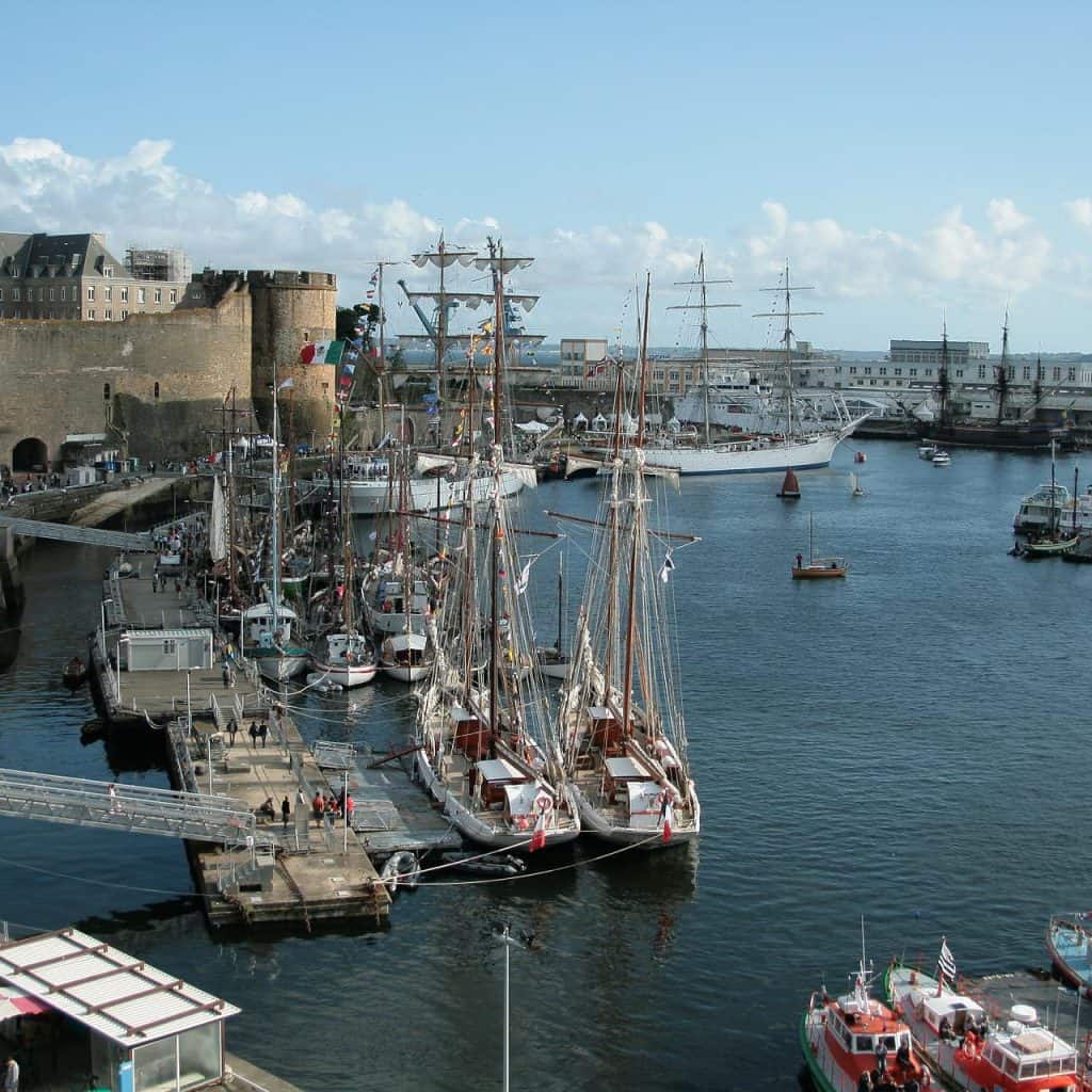 Sailing holidays to and from Brest