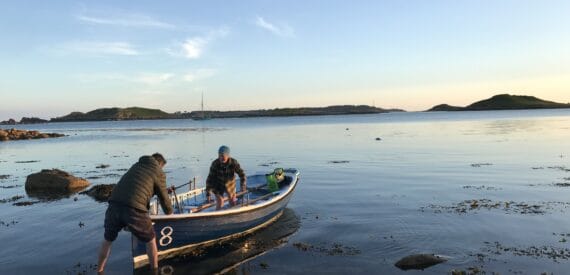 landing on uninhabited islands or seal watching are favourite activities with Tallulah's rowing tender