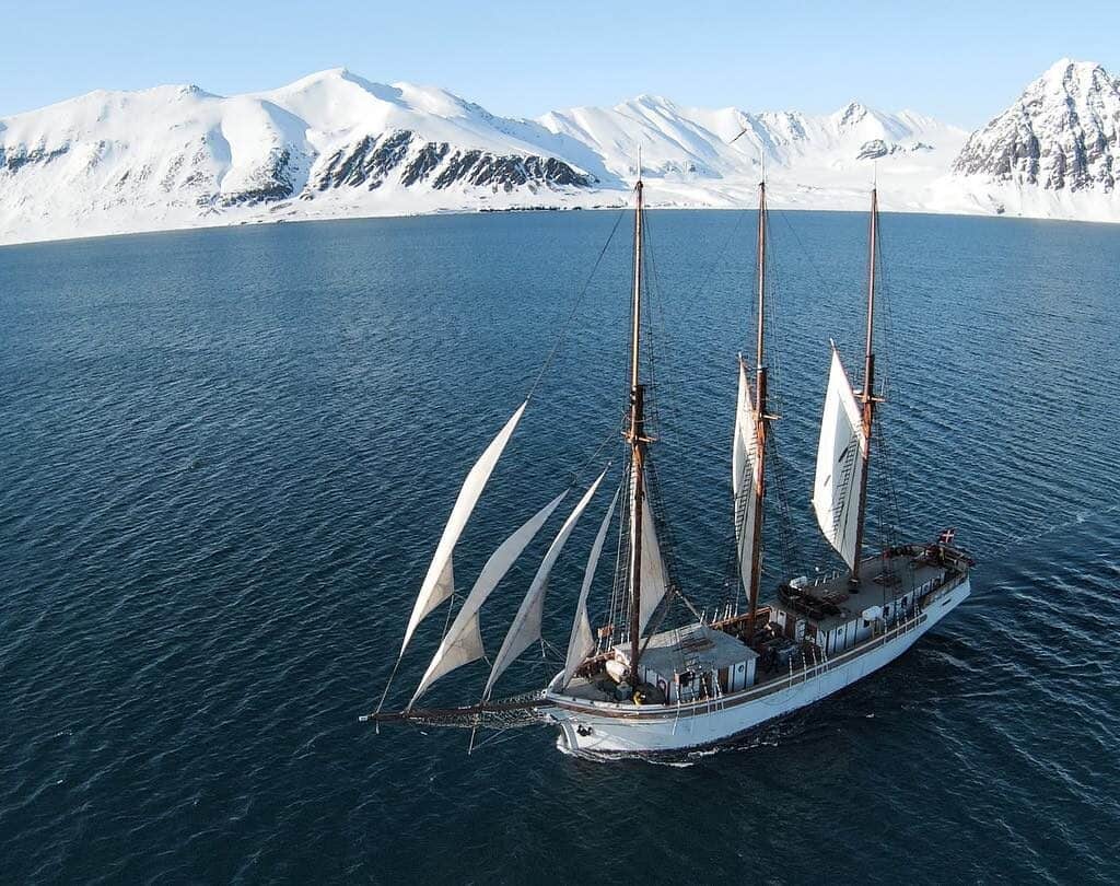 Explore Jim McNeill's inspiring journey from North London to the polar extremes, a tale that resonates deeply with the spirit of exploration at Classic Sailing. Sail on board this fine tall ship Linden.